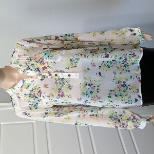 Sweet Rain Floral Henley Style Long Sleeved Blouse Size Medium
